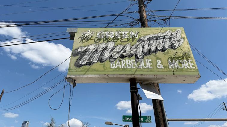 lawsuit-filed-after-tree-dubbed-‘widow-maker’-fatally-crushes-man-at-texas-bbq-restaurant