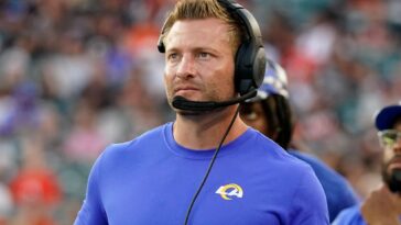 sean-mcvay-shows-off-ripped-abs-in-thirst-trap-with-bikini-clad-wife