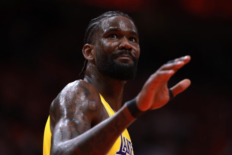 deandre-ayton-picks-up-$8.1m-player-option-with-lakers