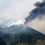 devastating:-3-firefighters-die-battling-massive-colorado-utah-wildfire