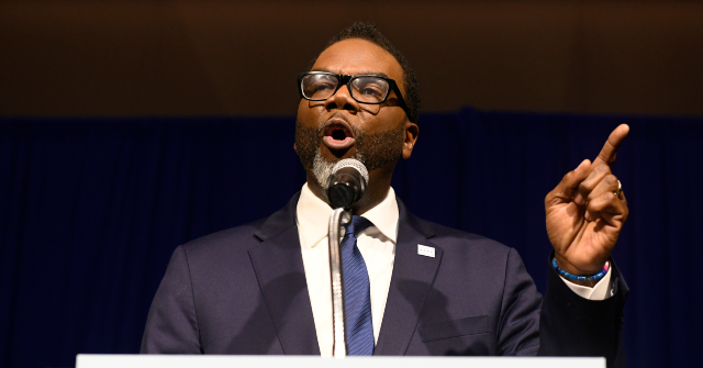 at-least-14-shot-during-weekend-in-mayor-brandon-johnson’s-chicago