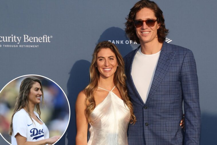 dodgers-star-tyler-glasnow’s-bikini-clad-wife-meghan-flaunts-pregnant-belly-during-beach-day