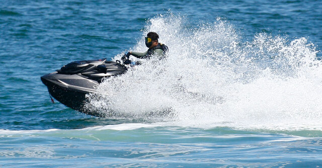 photo-—-malta:-jet-skier-killed-when-‘kissing-elephants’-arch-collapses,-pinning-him-underwater