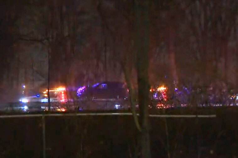 long-island-expressway-crash-leaves-two-people-dead-and-10-injured