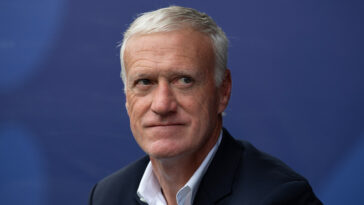 coach-didier-deschamps-back-with-france-at-world-cup-after-mother’s-funeral