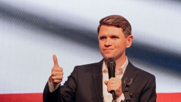 video:-texas-dem-convention-speaker:-we’re-all-trans,-tofu-eating-vegans-who-are-going-to-hell-–-and-the-crowd-explodes-in-cheers-defending-talarico