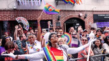 video:-arrests-at-pride-event-as-attendees-climb-and-hump-street-lights,-throw-bottles-at-cops,-twerk-endlessly