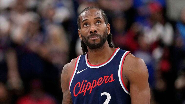 los-angeles-clippers-finally-give-up-on-kawhi-leonard,-send-former-finals-mvp-back-to-toronto-raptors
