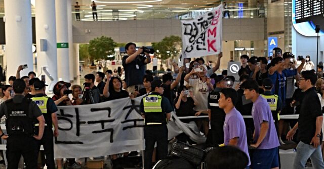 south-korea-soccer-team-suffers-4-am-angry-mob-airport-ambush-after-world-cup-loss
