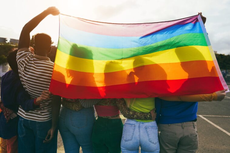 usps-worker-arrested-after-alleged-mass-shooting-threat-against-texas-pride-event,-fbi-says