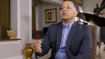 abandoned-at-birth,-telecom-founder-recounts-how-saving-his-father-paved-the-way-for-his-american-dream