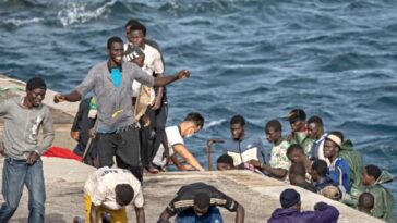 report:-400,000+-migrants-seeking-amnesty-in-spain-were-outside-the-country