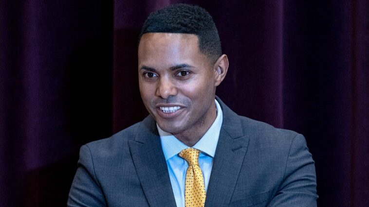 house-dem-urges-transparency-by-public-officials-after-gop-colleague-reveals-reason-for-extended-absence