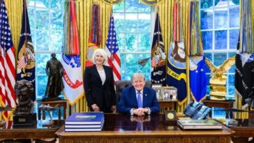 tina-peters-went-from-being-a-political-prisoner-to-meeting-with-president-trump-in-just-30-days