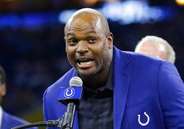 nfl-hall-of-famer-dwight-freeney-calls-out-league-for-putting-games-on-too-many-streaming-services
