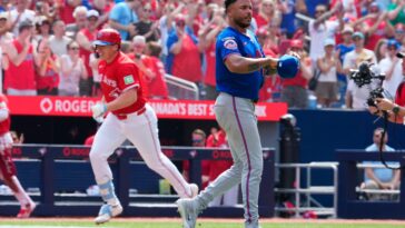 freddy-peralta’s-dud-buries-mets-as-veteran’s-miserable-season-continues-in-loss-to-blue-jays