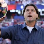 usmnt-coach-mauricio-pochettino-sings-‘country-roads’-after-electric-world-cup-win