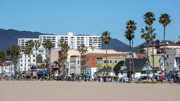 furious-residents-confront-homeless-housing-leaders-as-popular-beach-community-hits-breaking-point