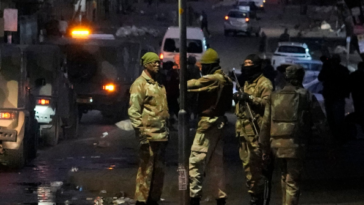 south-african-police-arrest-over-900-in-anti-migrant-protests