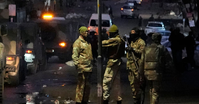 south-african-police-arrest-over-900-in-anti-migrant-protests