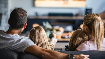smartphones-didn’t-ruin-fertility,-the-left-did