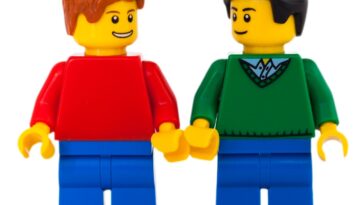 popular-toy-brand-promotes-pride-parades-to-children