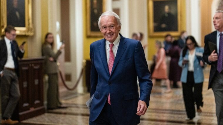 democratic-senator-claims-gop-‘stole’-two-scotus-seats-in-2016,-2020,-calls-for-expansion