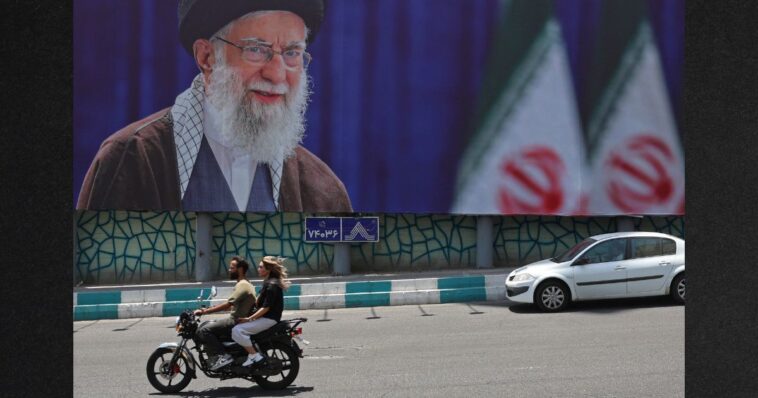 iran-halts-negotiations-for-days-long-khamenei-spectacle