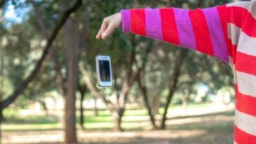 new-york’s-‘summer-of-ludd’-festival-teaches-gen-z-to-disconnect-from-big-tech