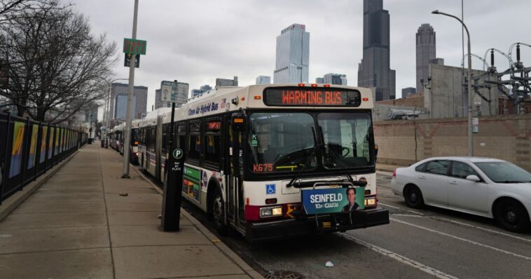 54-year-old-defends-himself-from-three-masked-thugs-on-chicago-bus,-leaves-them-nursing-stab-wounds