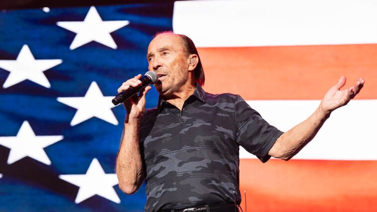 lee-greenwood:-trump-can-help-finish-the-fight-frank-sinatra-started