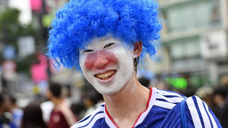 blue-haired-world-cup-fan-breaks-silence-after-his-emotional-reaction-goes-viral