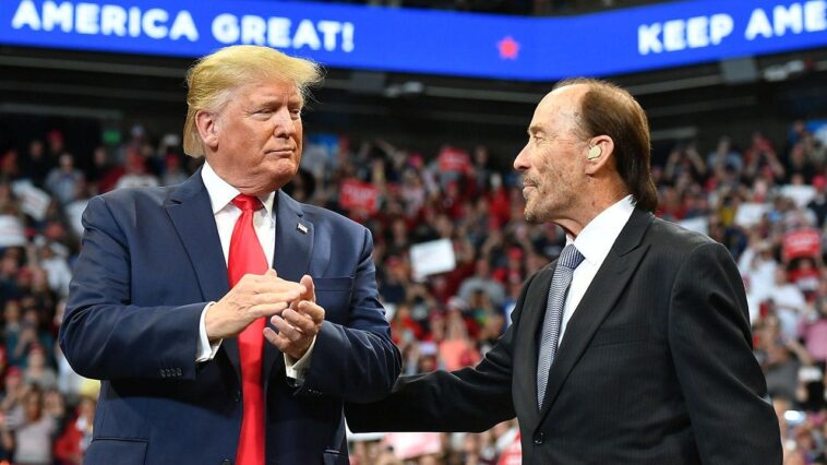 lee-greenwood-says-he’s-‘very-proud’-to-stand-next-to-trump-during-america’s-250th-celebration