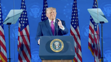 watch-live:-trump-delivers-remarks-at-mount-rushmore-starting-at-8:30-pm-et-–-air-force-one-flies-over-before-speech-(video)