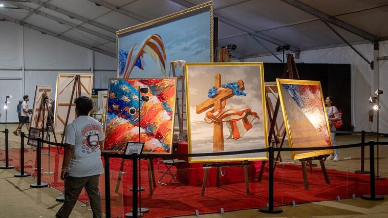 pro-trump-artist-unleashes-powerful-message-about-american-flag,-touts-massive-old-glory-painting