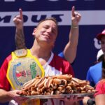 how-to-watch-the-4th-of-july-nathan’s-hot-dog-eating-contest-for-free