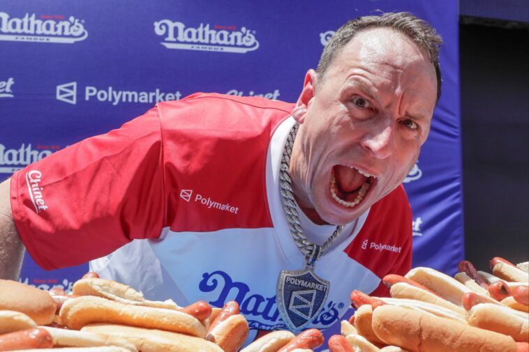 top-dog!-joey-chestnut-wins-4th-of-july-nathan’s-hot-dog-eating-contest