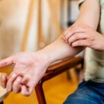 why-scratching-a-mosquito-bite-makes-it-so-much-worse,-according-to-science