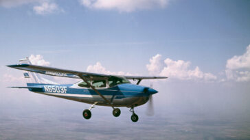 watch–‘aerial-masterpiece’:-pilot-commemorates-america’s-250th-with-complex-flight-path-over-the-heartland