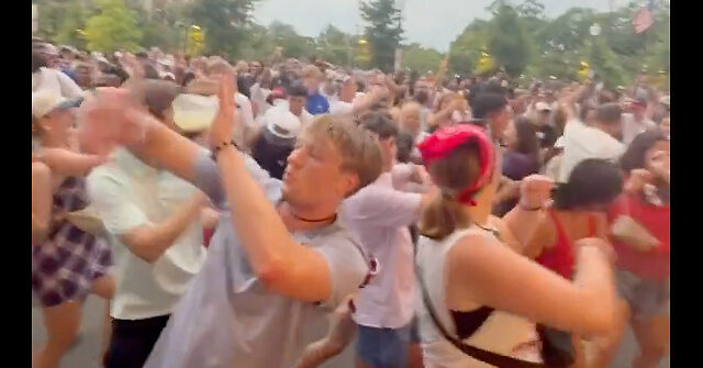 watch:-patriotic-americans-party-in-dc.-streets-as-weather-threatens-4th-of-july-events:-‘it’s-time-to-celebrate’