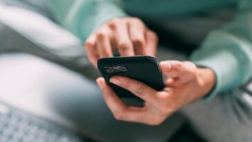 hi-mom-text-scam:-how-to-spot-fake-emergency-texts