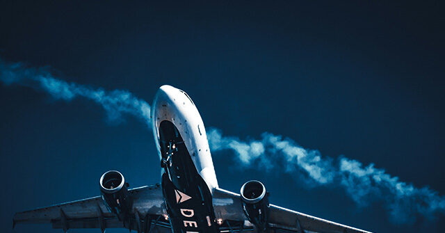 video-—-firework-hits-delta-plane-landing-at-chicago-airport-on-fourth-of-july:-‘definitely-felt-a-big-bang’