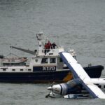 pilot-declares-mayday-before-seaplane-comes-down-in-new-york-city’s-east-river