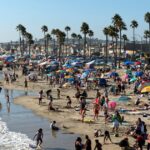 watch:-july-4-chaos-as-mounted-officers-storm-ca-beach-–-400-arrested,-stores-looted-by-teens-run-amok