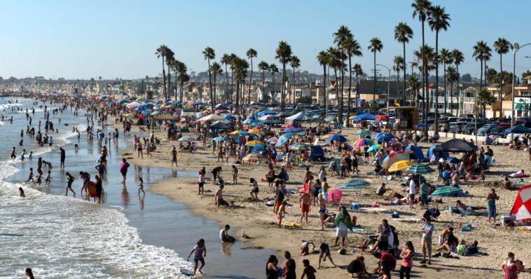 watch:-july-4-chaos-as-mounted-officers-storm-ca-beach-–-400-arrested,-stores-looted-by-teens-run-amok