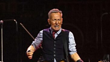 bruce-springsteen-declares-himself-a-‘patriot’-for-trashing-trump:-‘i-believe-in-critical-patriotism’
