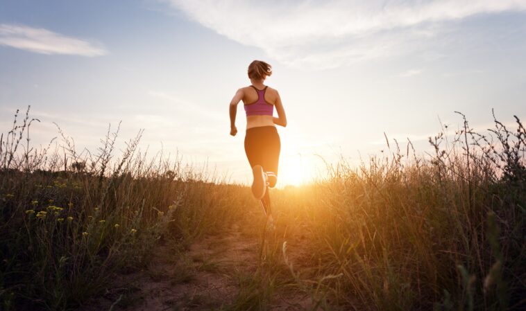 the-summer-walking-essentials-that-make-hot-days-more-comfortable,-from-$10