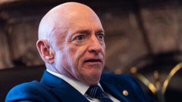 sen.-mark-kelly,-likely-2028-dem-presidential-hopeful,-roots-for-mexico-in-world-cup,-brags-on-social-media-about-it
