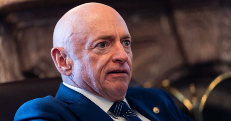 sen.-mark-kelly,-likely-2028-dem-presidential-hopeful,-roots-for-mexico-in-world-cup,-brags-on-social-media-about-it