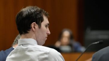 tyler-robinson-seen-laughing-at-hearing,-erika-kirk-cries-and-leaves-courtroom